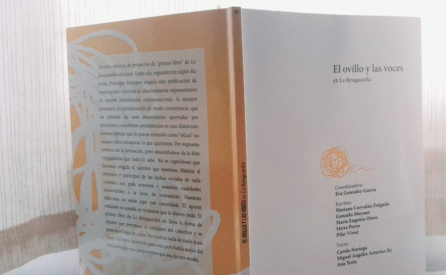 Home el ovillo y las voces (portada doble)